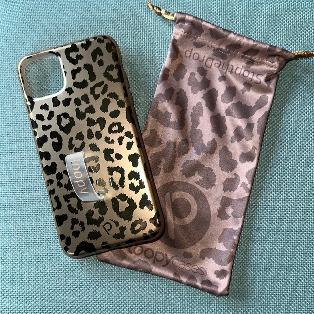 Metallic Gold Cheetah Loopy Phone Case